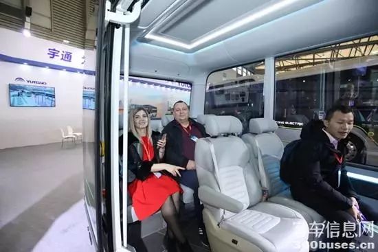展商专访 | 自动驾驶巴士闪耀全场！CCTV央视报道宇通亮相上海国际客车展(图9)